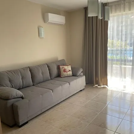 Studio Apartment *